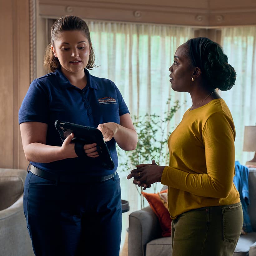 A Horizon Comfort Advisor discusses our Comfort360 Membership benefits with a homeowner.